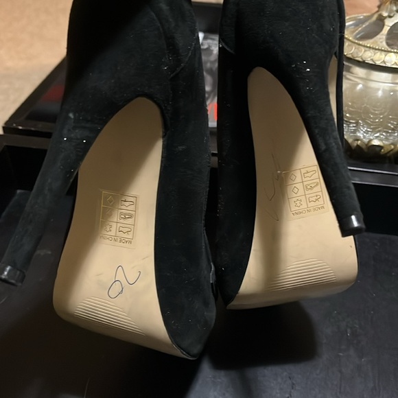 Black and cream hi heels - Picture 9 of 9